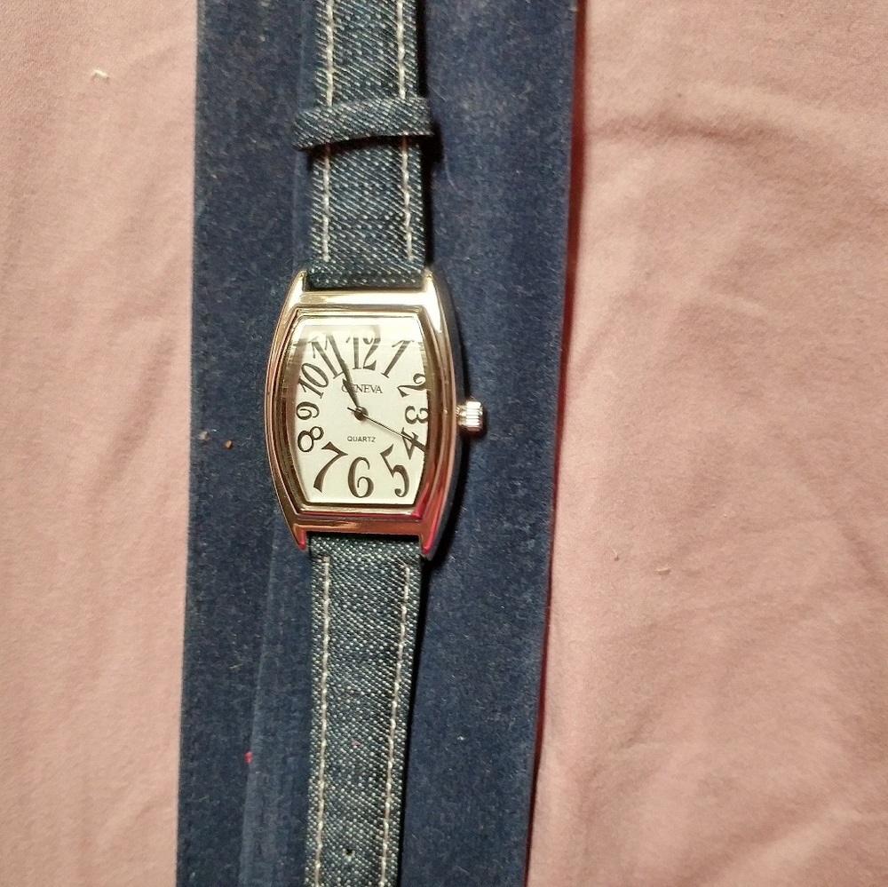Quartz denim watch